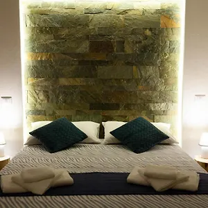 https://plebiscito-house-casa-vacanze-napoli.hotels-amalfi.com